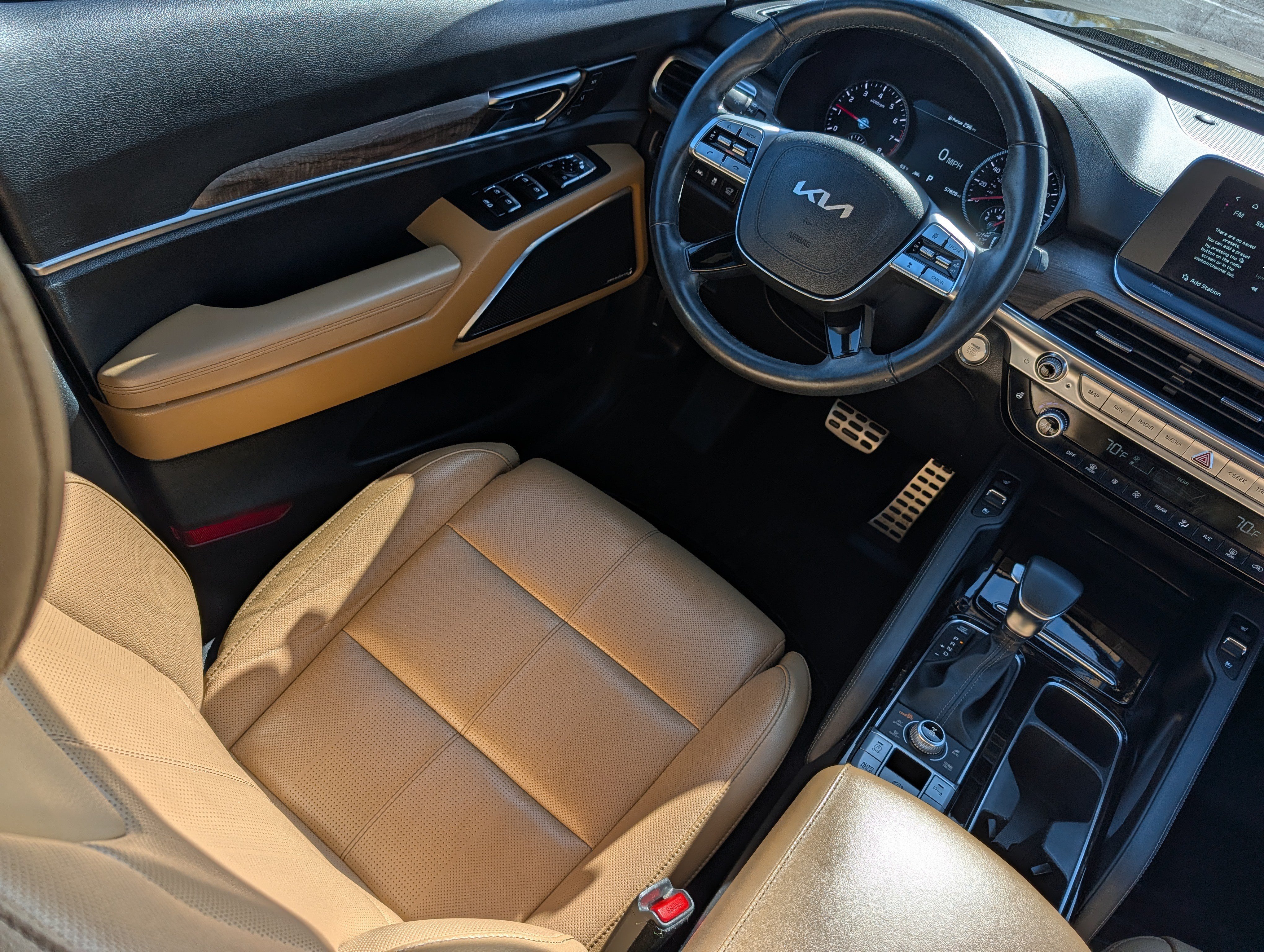 Certified 2022 Kia Telluride SX w/ Nightfall Edition Package AWD/4WD image 9