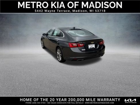 Used 2017 Chevrolet Malibu Premier w/ Driver Confidence Package FWD image 5