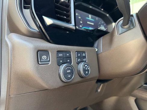 Used 2024 Chevrolet Silverado 2500 LTZ w/ LTZ Convenience Package AWD/4WD image 24