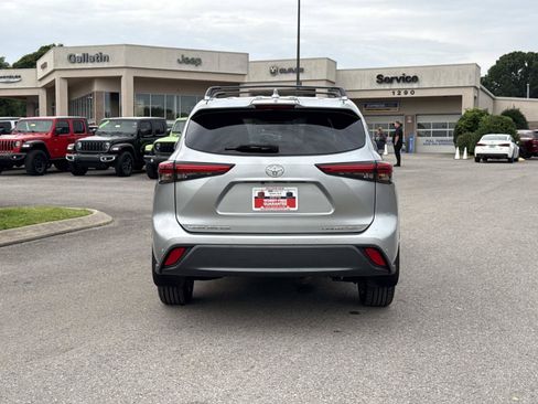 Used 2020 Toyota Highlander Limited AWD/4WD image 6
