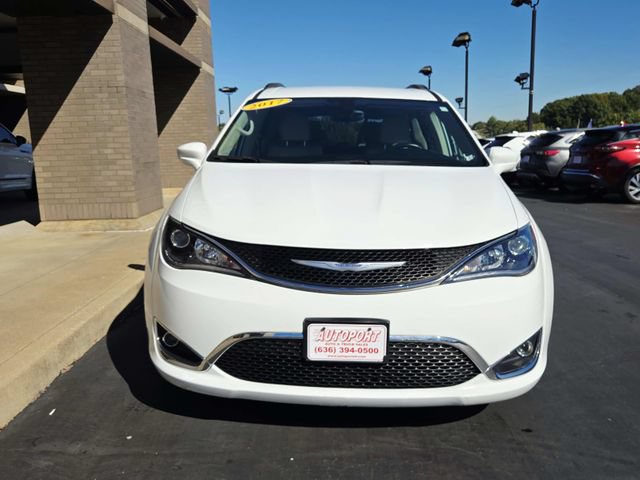 Used 2017 Chrysler Pacifica Touring-L w/ 13 Speaker Alpine Sound Group FWD image 8