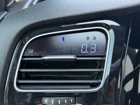 Used 2016 Volkswagen Golf R 4-Door image 38