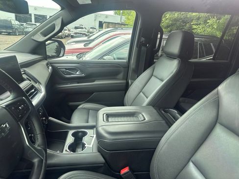 Used 2024 Chevrolet Suburban Z71 w/ Z71 Off-Road Package AWD/4WD image 15