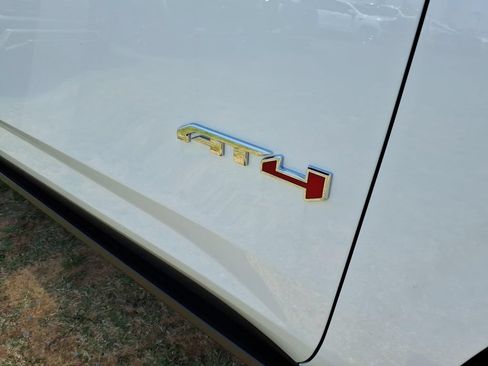 New 2026 GMC Yukon XL AT4 w/ AT4 Premium Plus Package AWD/4WD image 10