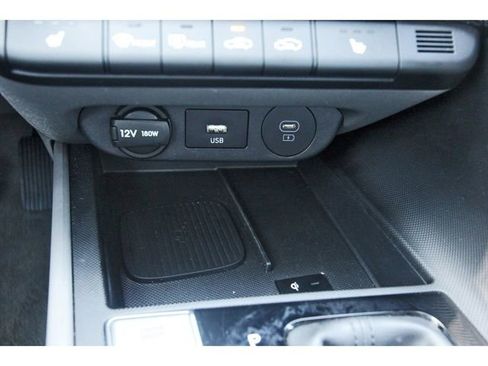 Used 2025 Hyundai Elantra SEL FWD image 26