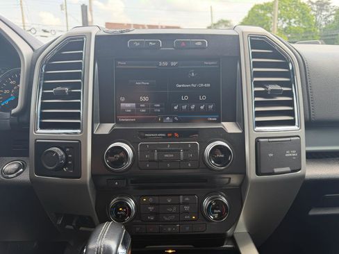 Used 2015 Ford F150 Lariat w/ Equipment Group 502A Luxury AWD/4WD image 16