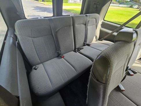 Used 2013 Chevrolet Express 2500 LT w/ LT Preferred Equipment Group RWD image 18