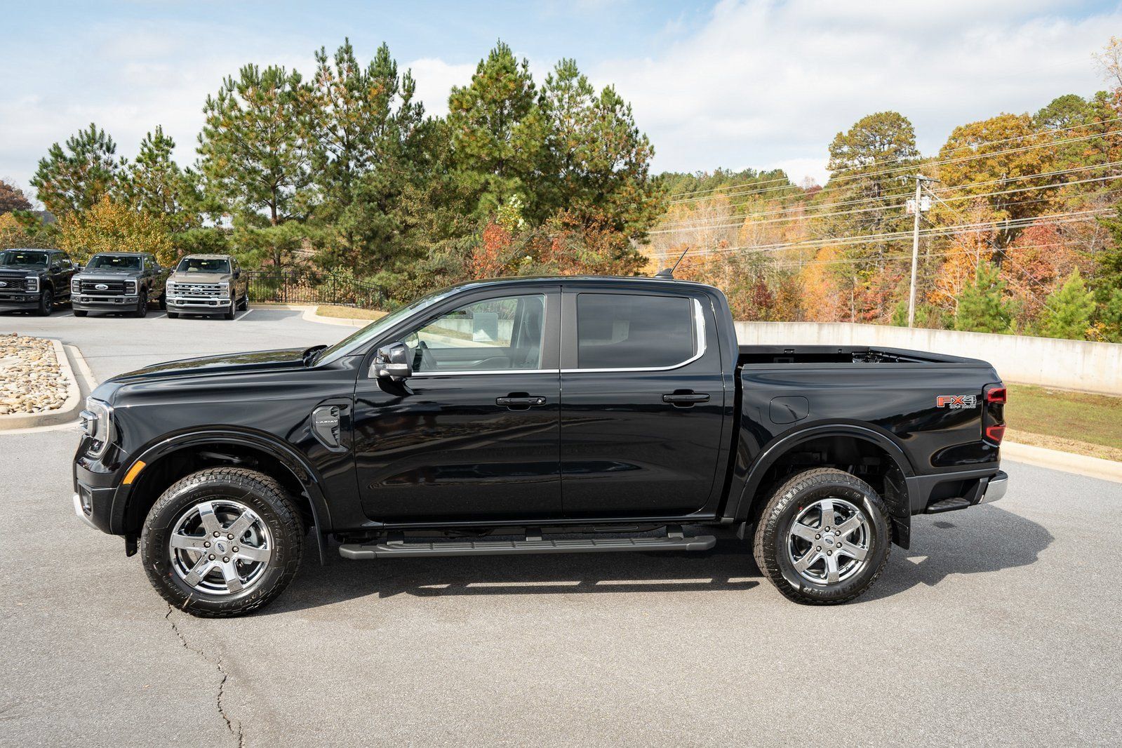 Used 2025 Ford Ranger Lariat w/ FX4 Off-Road Package AWD/4WD image 5