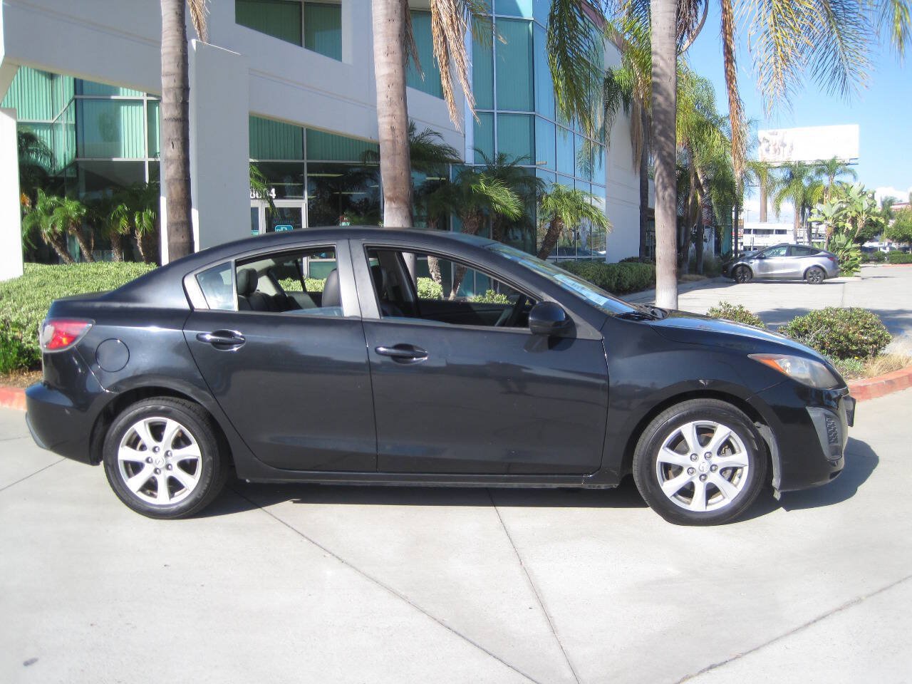 Used 2011 MAZDA MAZDA3 i Touring FWD image 12