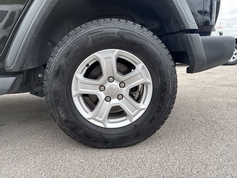 Used 2019 Jeep Wrangler Unlimited Sport S AWD/4WD image 10