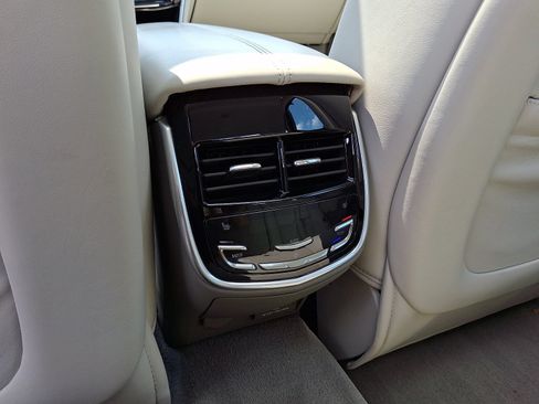 Used 2013 Cadillac XTS Platinum AWD/4WD image 12
