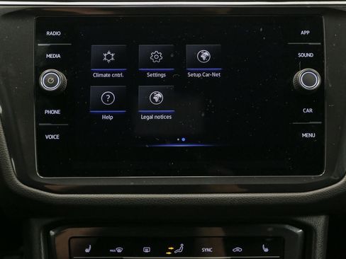 Certified 2023 Volkswagen Tiguan SE R-Line FWD image 31