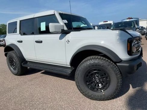 New 2026 Ford Bronco Outer Banks w/ Sasquatch Package AWD/4WD image 8