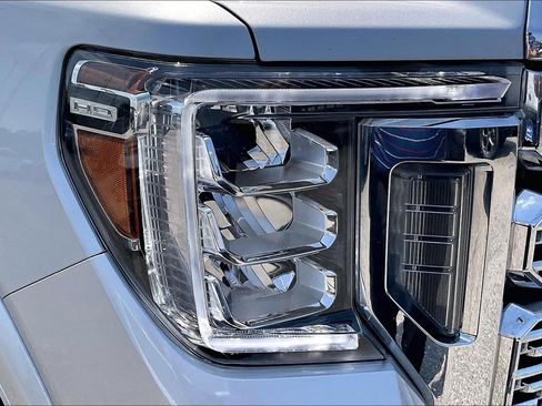 Used 2021 GMC Sierra 3500 Denali w/ Denali Ultimate Package AWD/4WD image 27