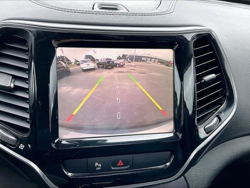 Used 2019 Jeep Cherokee Limited w/ Trailer Tow Group AWD/4WD image 22