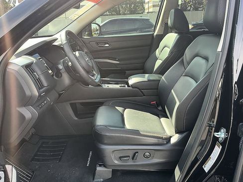 Certified 2023 Nissan Rogue SL w/ SL Premium Package image 12