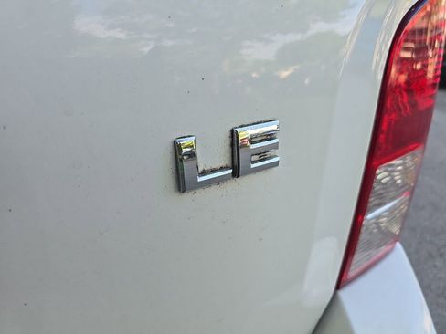 Used 2010 Nissan Pathfinder LE w/ Navigation Pkg AWD/4WD image 9