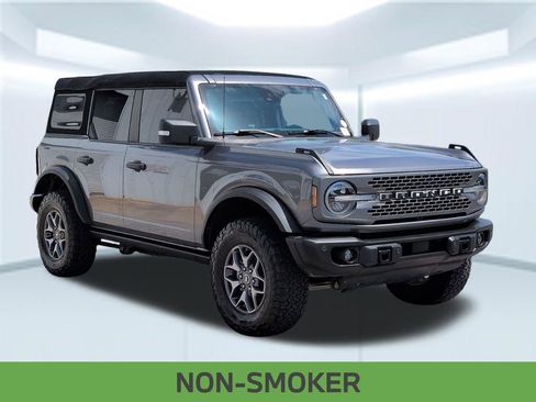 Used 2023 Ford Bronco Badlands AWD/4WD image 9