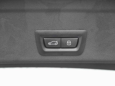 Certified 2025 BMW X6 xDrive40i w/ Climate Comfort Package image 39