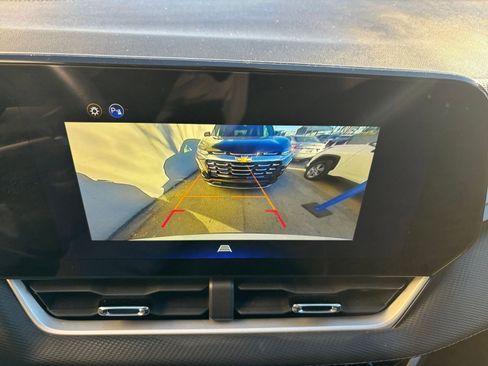 Used 2025 Chevrolet Equinox LT image 17