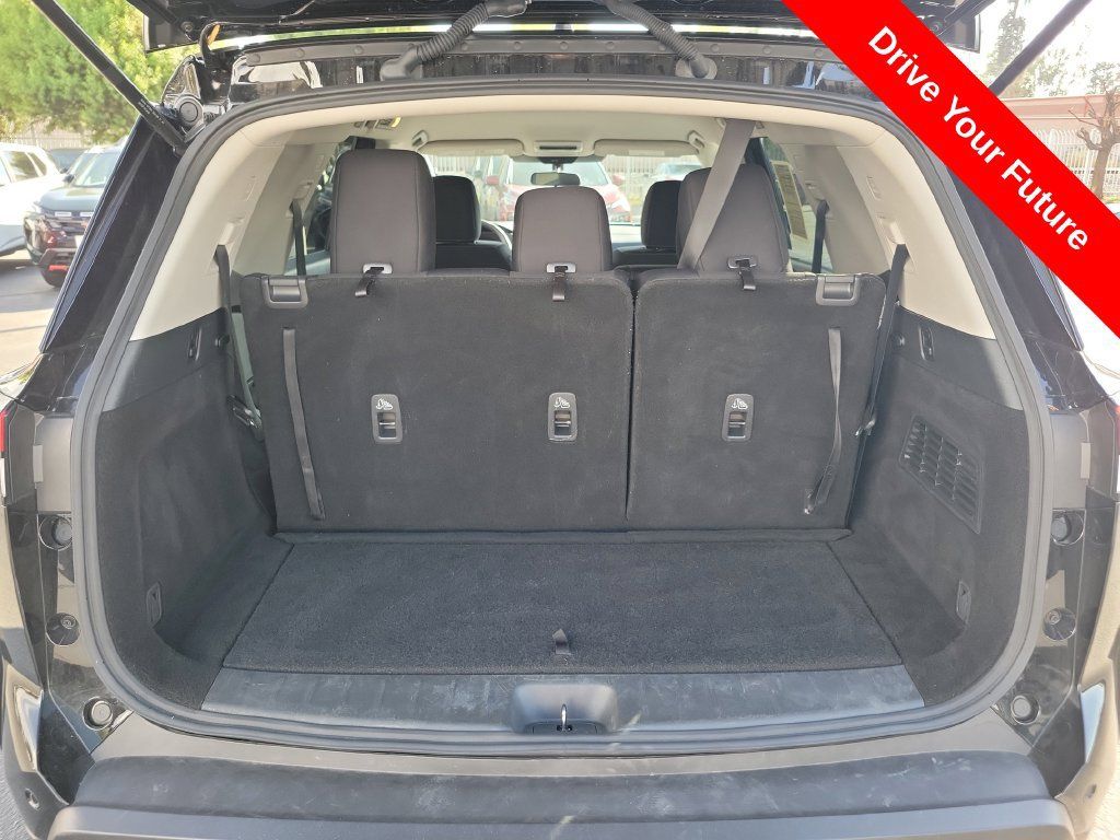 Used 2025 Nissan Pathfinder S AWD/4WD image 25