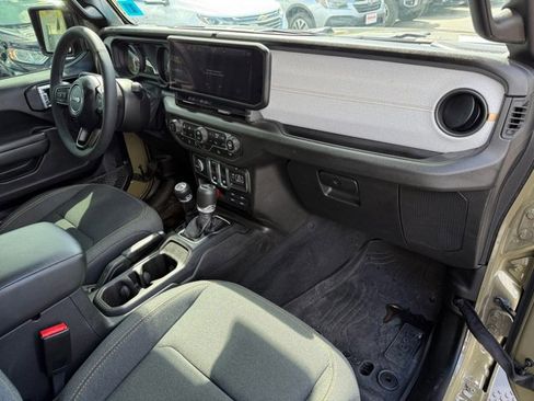 Used 2025 Jeep Wrangler Sport AWD/4WD image 25