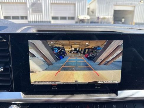 Used 2024 GMC Sierra 1500 SLT image 21