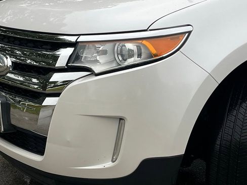 Used 2014 Ford Edge Limited w/ Equipment Group 301A FWD image 9