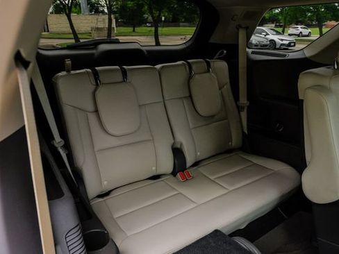 Used 2020 Ford Explorer Platinum w/ Premium Technology Package AWD/4WD image 47