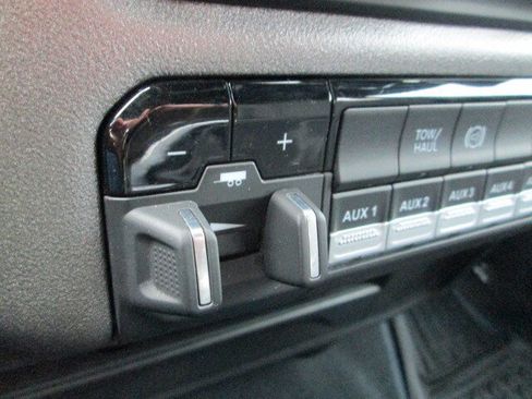 Used 2022 RAM 3500 Tradesman image 18