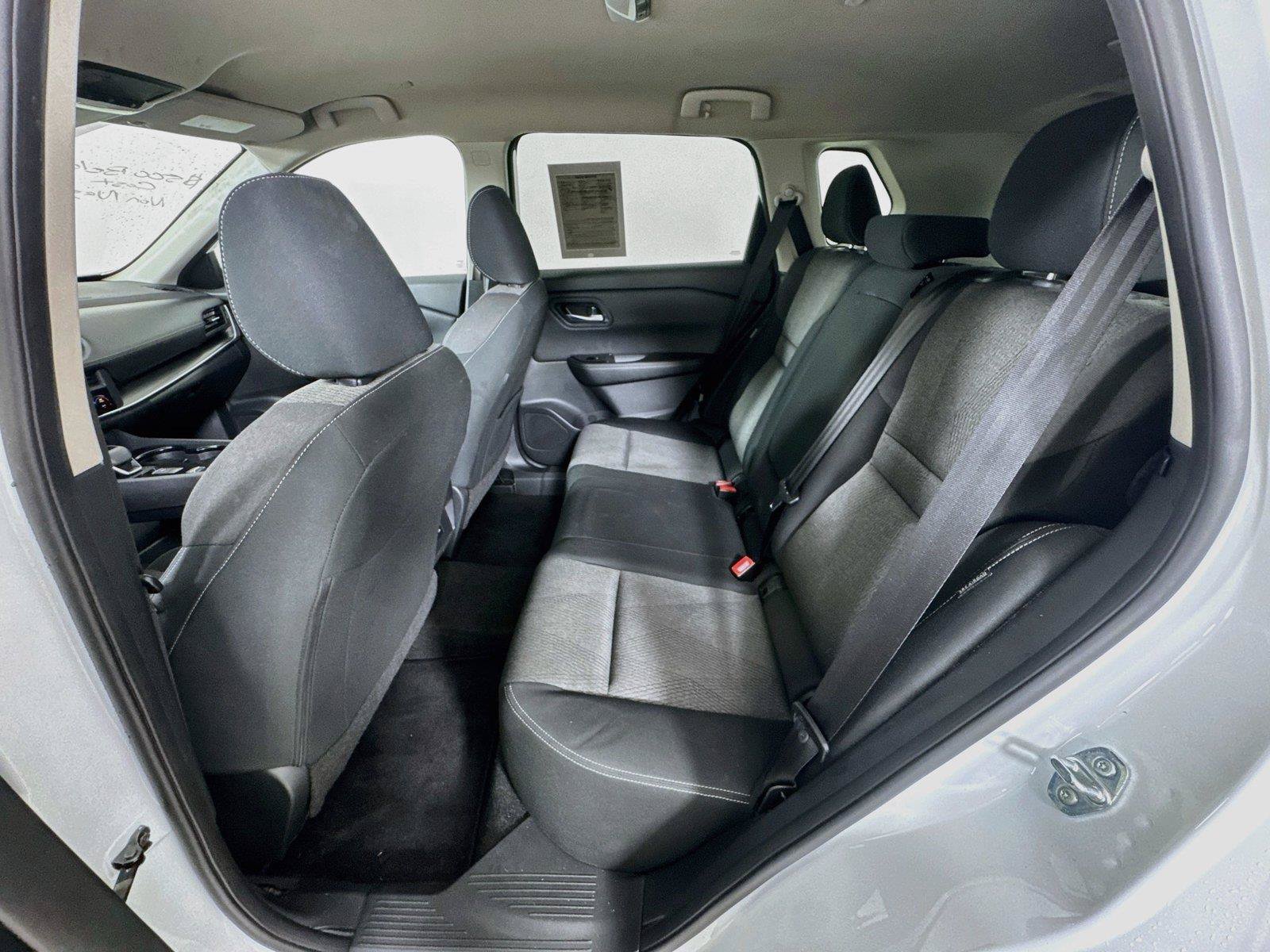 Used 2024 Nissan Rogue SV FWD image 22