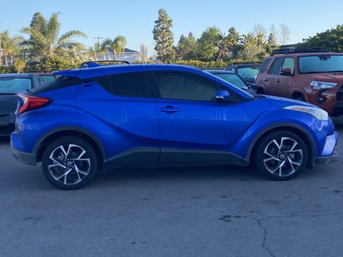 Used 2019 Toyota C-HR XLE image 2