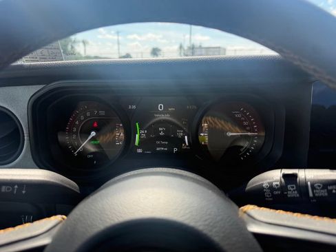 Used 2024 Jeep Wrangler Unlimited AWD/4WD image 20