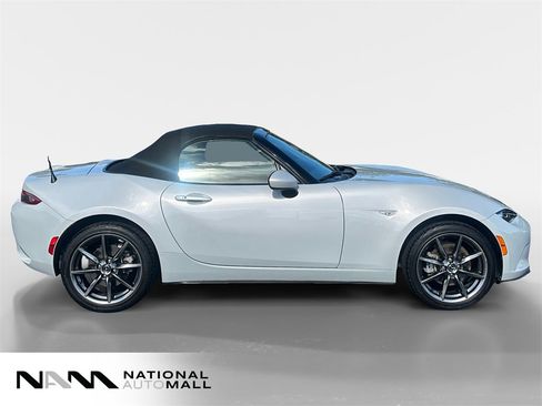 Used 2016 MAZDA MX-5 Miata Grand Touring image 6