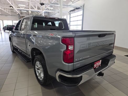 Used 2025 Chevrolet Silverado 1500 LT AWD/4WD image 3