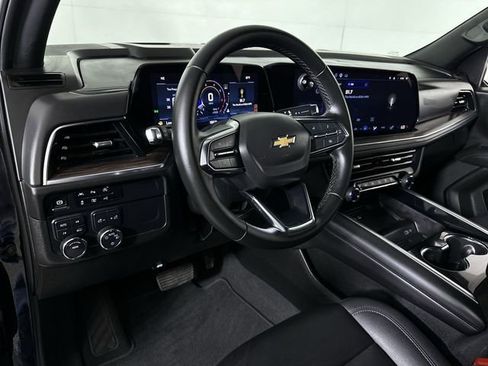 Used 2025 Chevrolet Tahoe LT AWD/4WD image 10