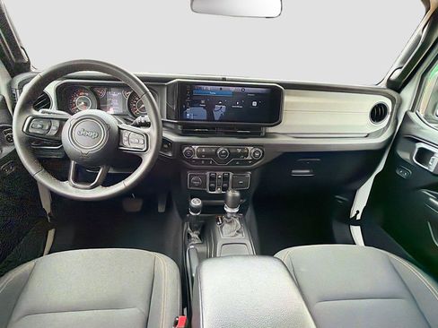 Used 2024 Jeep Wrangler Unlimited Sport AWD/4WD image 17