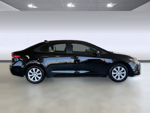 Used 2023 Toyota Corolla LE image 8