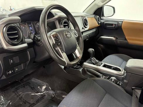 Certified 2020 Toyota Tacoma SR5 image 12