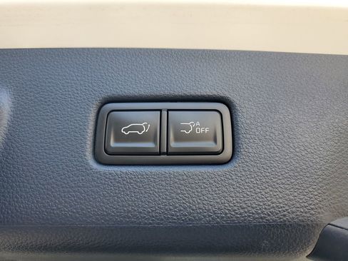 Used 2025 Kia Carnival EX image 7