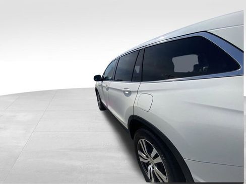 Used 2018 Honda Pilot EX image 6