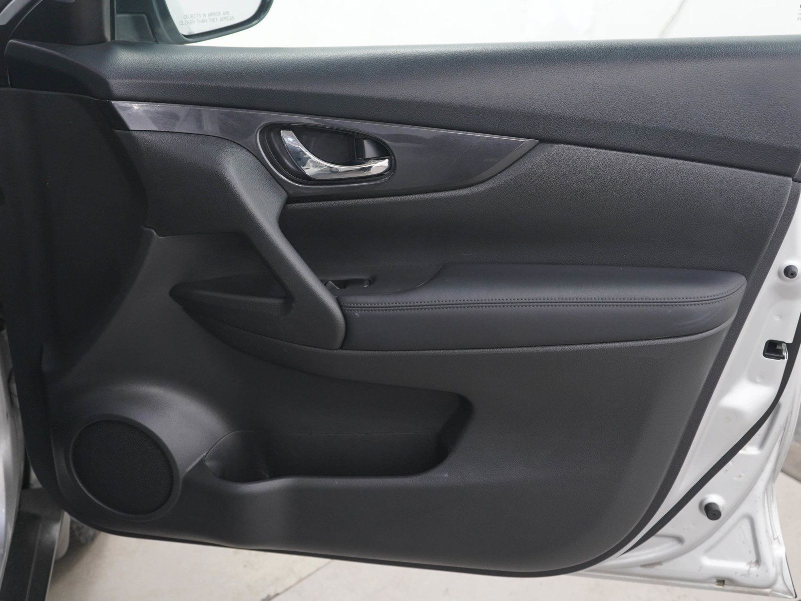 Used 2018 Nissan Rogue S AWD/4WD image 9