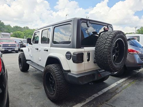 Used 2021 Jeep Wrangler Unlimited Sahara AWD/4WD image 3