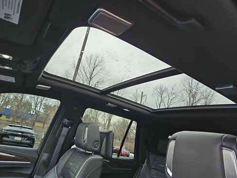 Used 2023 Cadillac Escalade Sport Platinum w/ LPO, ONYX Package image 14