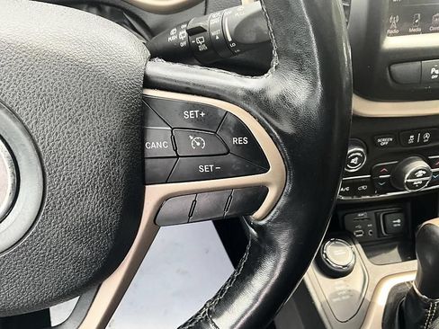 Used 2015 Jeep Cherokee Limited AWD/4WD image 31