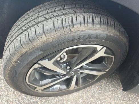 Used 2023 Chevrolet TrailBlazer RS w/ Sun and Liftgate Package FWD image 19