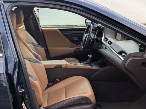 Used 2019 Lexus ES 350 image 11