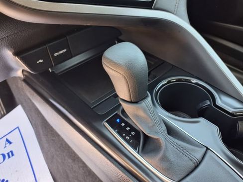 Used 2020 Toyota Camry LE FWD image 29