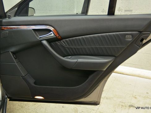 Used 2004 Mercedes-Benz S 500 4MATIC image 10
