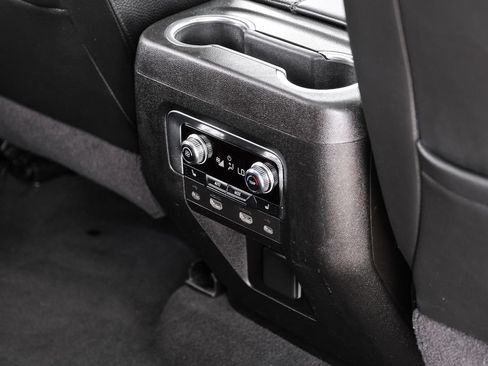 Used 2021 GMC Yukon XL Denali w/ Denali Premium Package RWD image 41